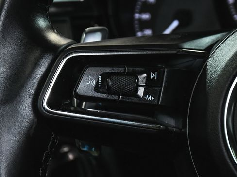 Used 2024 Porsche Macan image 35