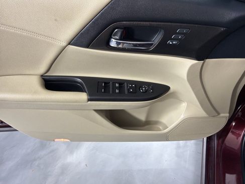 Used 2015 Honda Accord Touring image 9