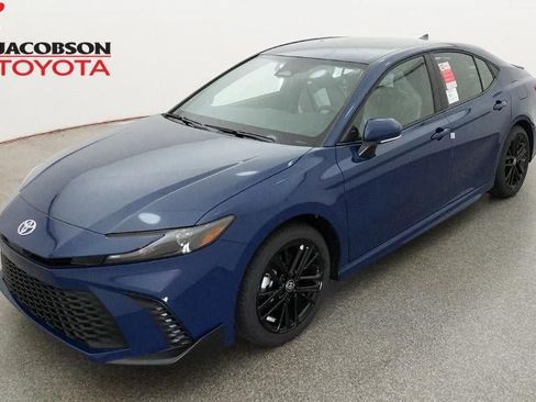 New 2026 Toyota Camry SE image 1