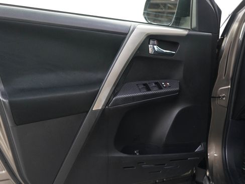 Used 2015 Toyota RAV4 XLE AWD/4WD image 18