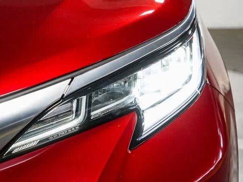 Certified 2024 Toyota Sienna Limited image 8