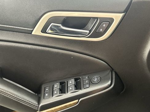 Used 2018 GMC Yukon Denali w/ Open Road Package AWD/4WD image 19