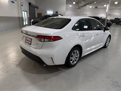 Used 2025 Toyota Corolla LE FWD image 9