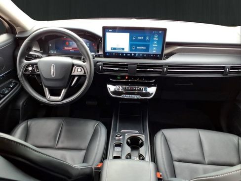 Used 2025 Lincoln Corsair Reserve AWD/4WD image 15