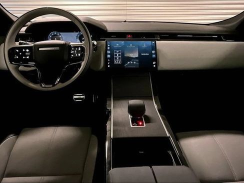 Certified 2026 Land Rover Range Rover Velar Dynamic SE AWD/4WD image 18