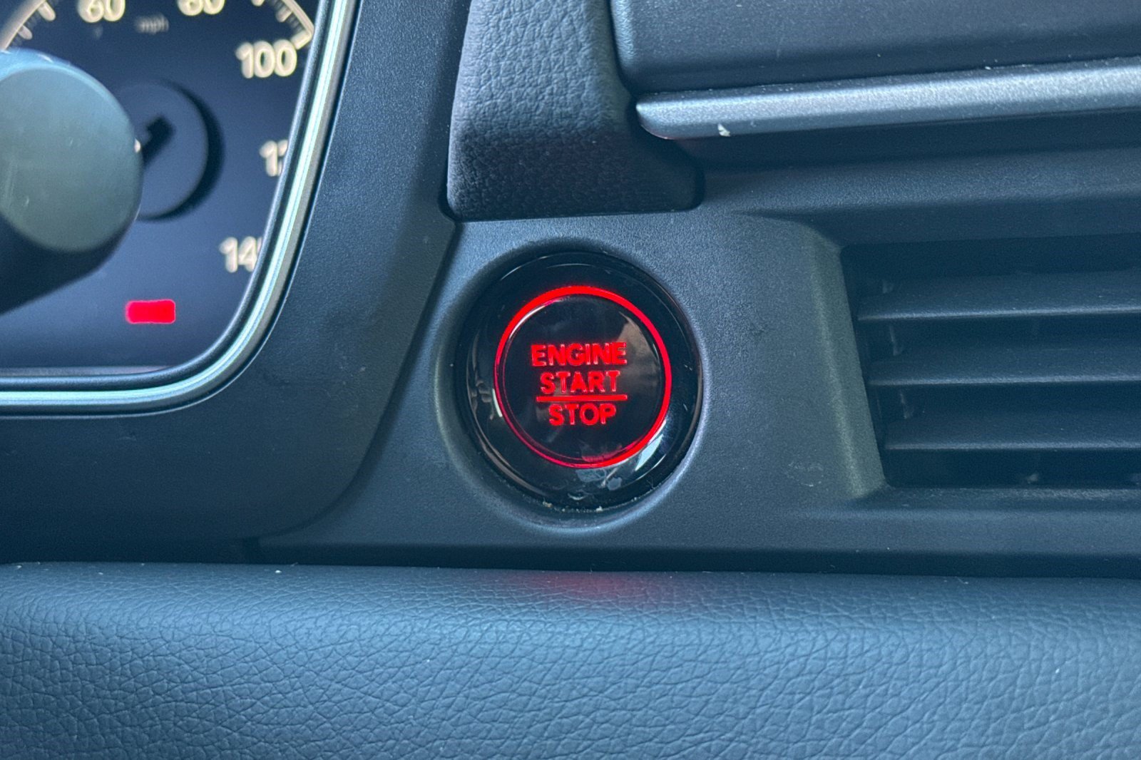 Used 2024 Honda Pilot EX-L image 17