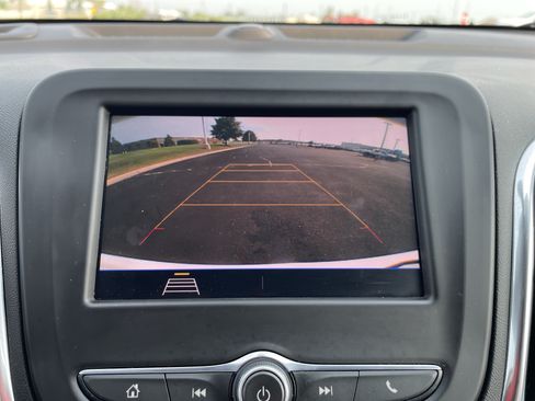 Used 2020 Chevrolet Equinox LT FWD image 13