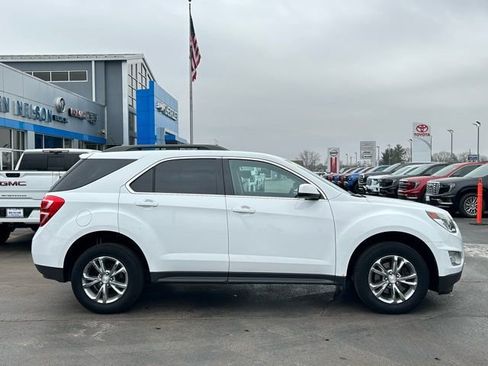 Used 2017 Chevrolet Equinox LT w/ Convenience Package image 12