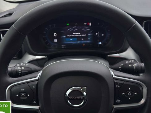 Used 2023 Volvo XC60 B5 Core image 24