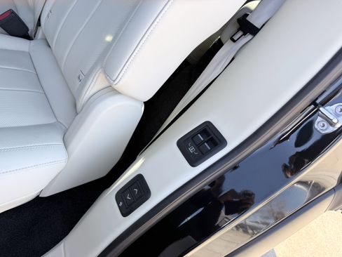 Used 2023 Land Rover Range Rover Long Wheelbase Autobiography image 11