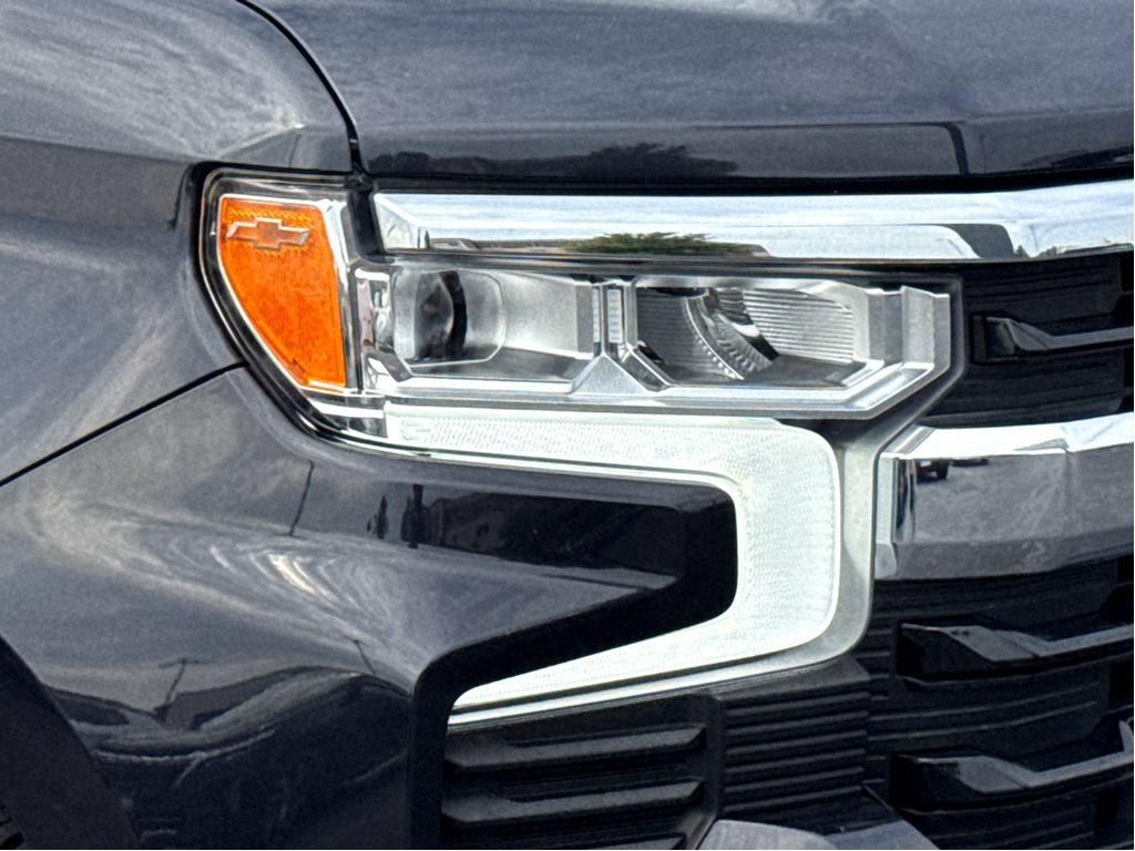 Used 2024 Chevrolet Silverado 1500 LT AWD/4WD image 5