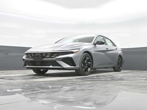 New 2026 Hyundai Elantra SEL Sport Premium image 25