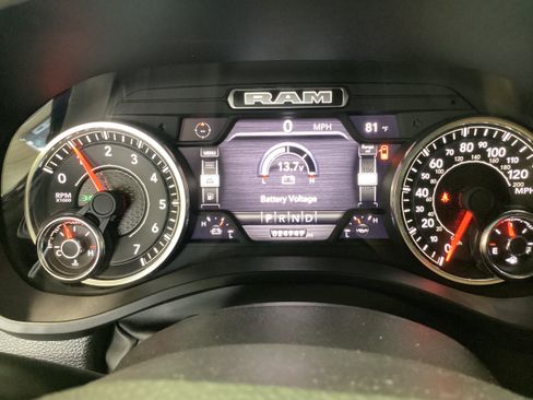 Used 2024 RAM 1500 Laramie AWD/4WD image 22