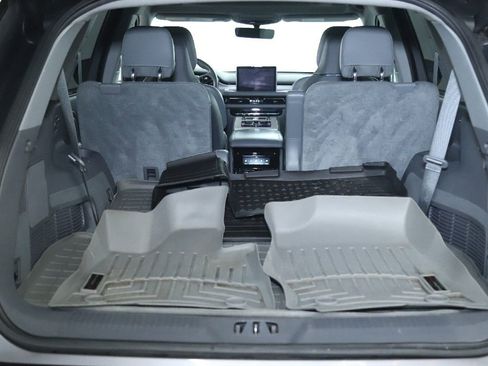 Used 2021 Lincoln Aviator Reserve w/ Equipment Group 202A image 28