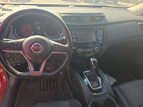 Used 2017 Nissan Rogue SV w/ SV Premium Package AWD/4WD image 14