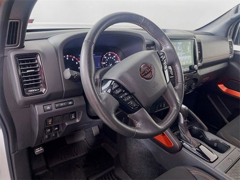Used 2023 Nissan Frontier PRO-4X w/ Pro Convenience Package image 10