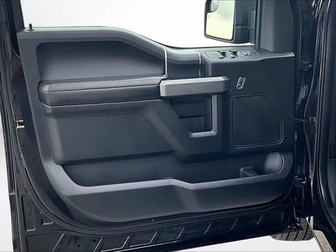 Used 2018 Ford F150 XLT w/ Equipment Group 301A Mid AWD/4WD image 25