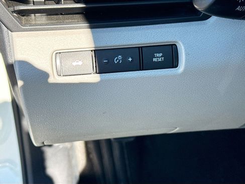 Used 2023 Nissan Altima 2.5 SV FWD image 10