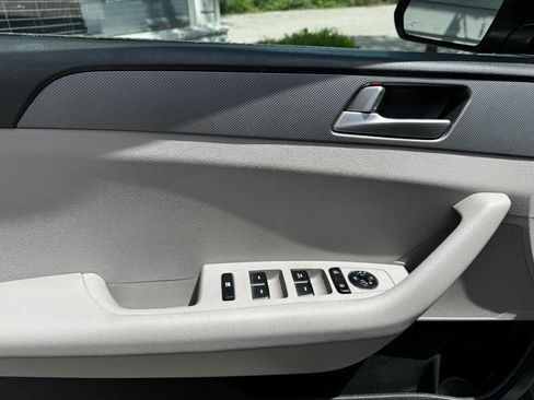 Used 2017 Hyundai Sonata SE image 13