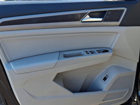 Used 2019 Volkswagen Atlas SE w/ Panoramic Sunroof Package image 13