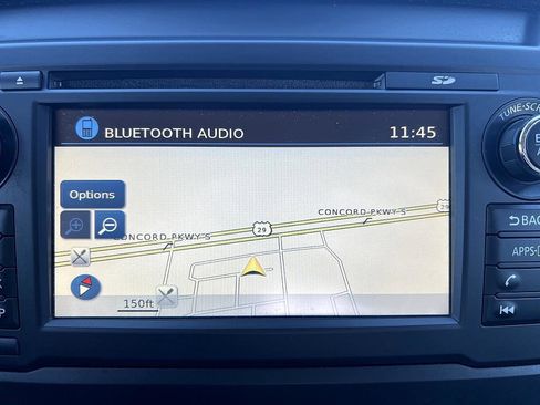 Used 2018 Nissan Titan SV w/ SV Convenience Package image 25