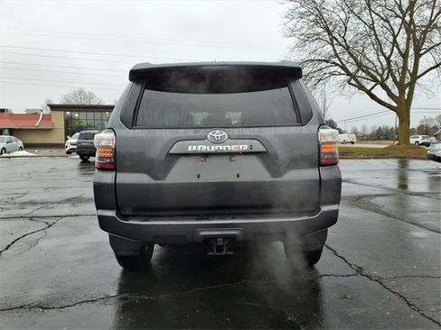 Used 2023 Toyota 4Runner SR5 Premium image 7