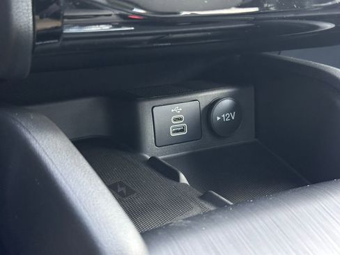 New 2025 Ford Escape SE w/ PHEV Premium Package FWD image 30