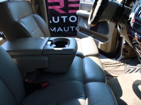 Used 2005 Ford F150 Lariat image 16