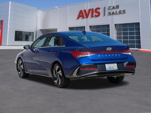 Used 2025 Hyundai Elantra SEL FWD image 14