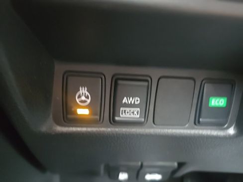 Used 2018 Nissan Rogue Sport SV w/ SV All-Weather Package image 15