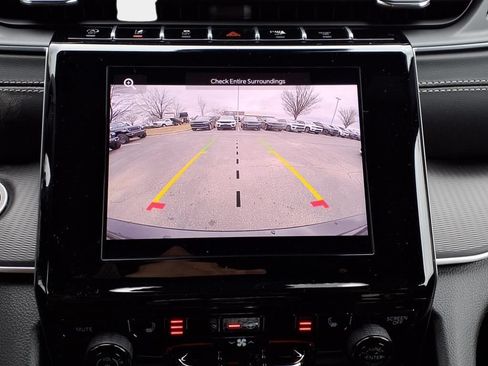 Used 2025 Jeep Grand Cherokee Laredo X w/ Luxury Tech Group I AWD/4WD image 15