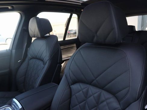 Used 2025 BMW X5 xDrive40i w/ Climate Comfort Package image 7