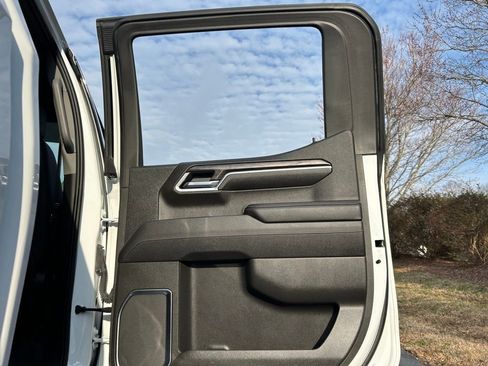 Used 2022 Chevrolet Silverado 1500 LTZ w/ Z71 Off-Road Package image 59