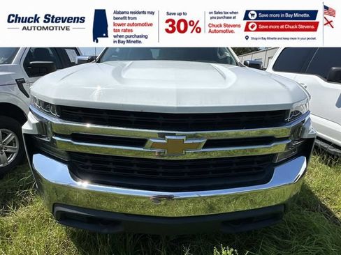 Used 2022 Chevrolet Silverado 1500 LT AWD/4WD image 2