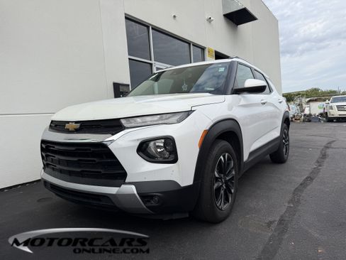 Used 2022 Chevrolet TrailBlazer LT AWD/4WD image 1