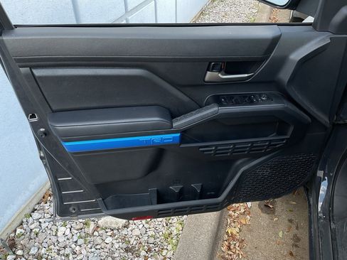 Used 2025 Toyota Tacoma SR5 image 14