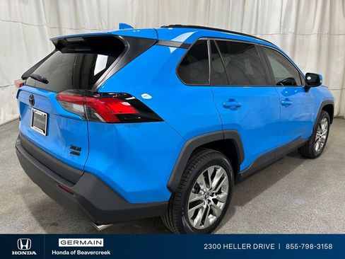 Used 2021 Toyota RAV4 XLE Premium image 8
