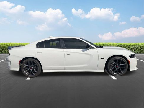 Used 2023 Dodge Charger R/T w/ Blacktop Package image 3