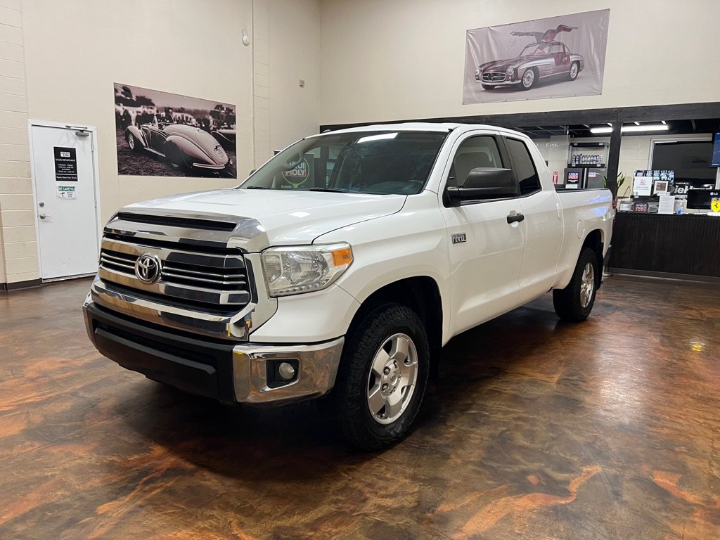 Used 2017 Toyota Tundra SR5 AWD/4WD image 5