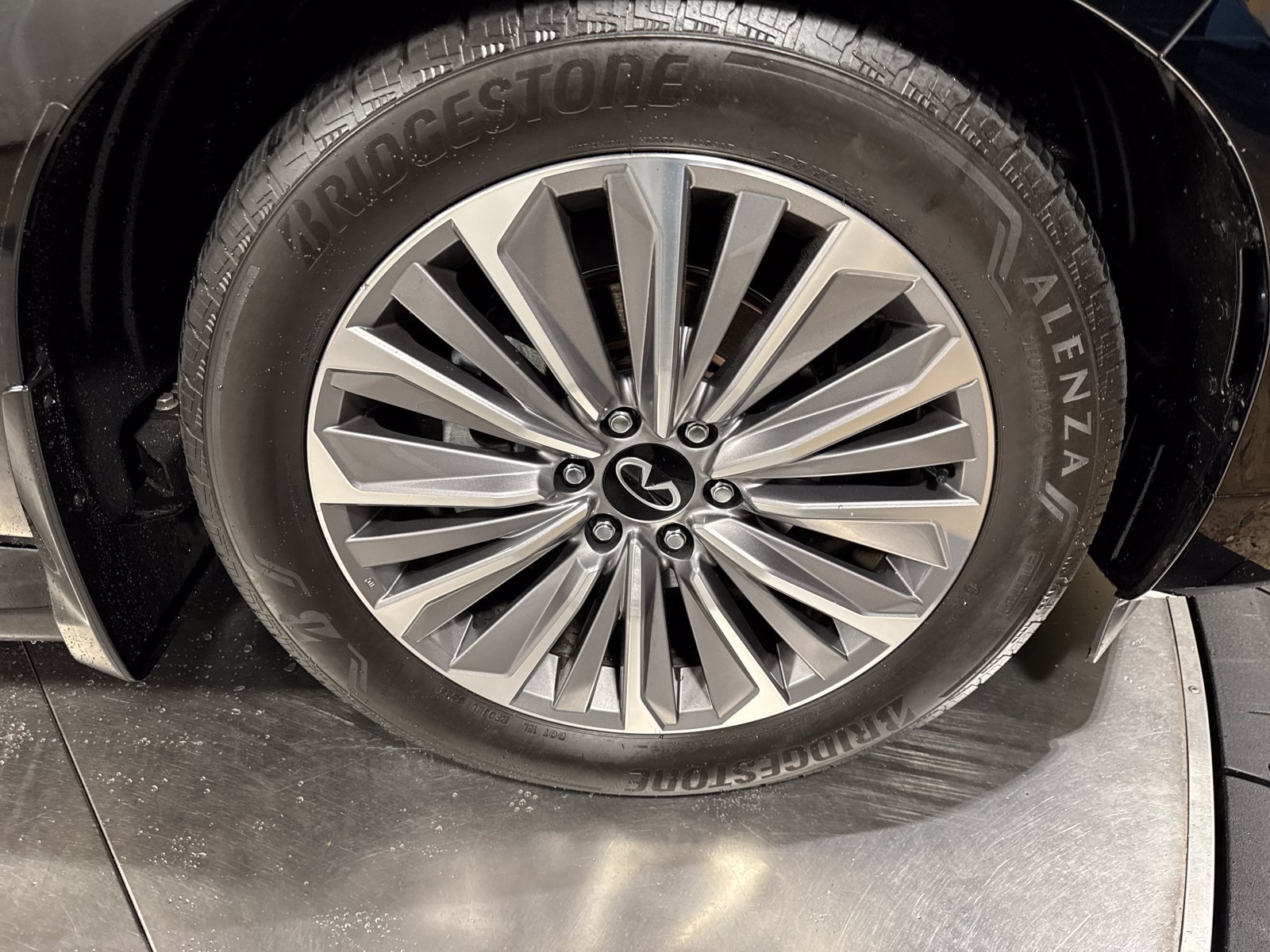 Certified 2025 INFINITI QX80 Luxe AWD/4WD image 14