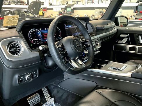 Used 2025 Mercedes-Benz G 63 AMG 4MATIC image 16