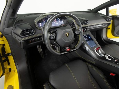 Used 2022 Lamborghini Huracan EVO image 15