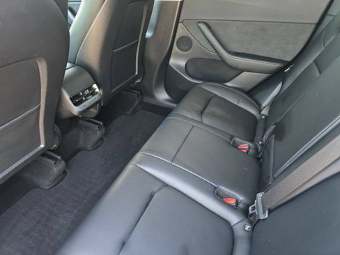 Used 2022 Tesla Model Y Performance AWD/4WD image 11