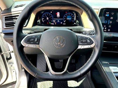 Used 2026 Volkswagen Atlas SE FWD image 14