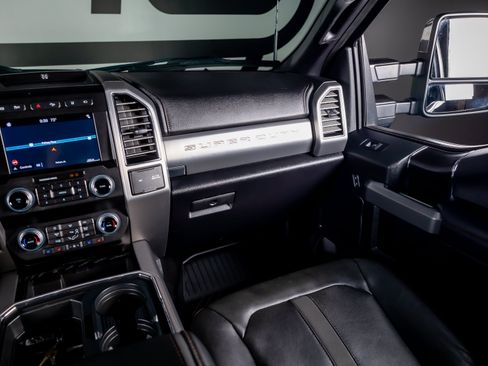 Used 2019 Ford F250 Platinum w/ Platinum Ultimate Package AWD/4WD image 8