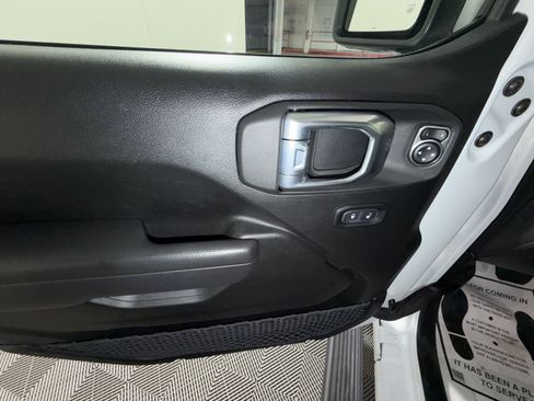 Used 2023 Jeep Wrangler Willys image 15