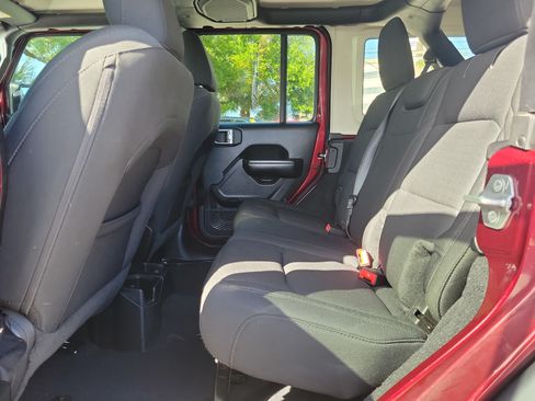 Used 2021 Jeep Wrangler Unlimited Sport AWD/4WD image 8