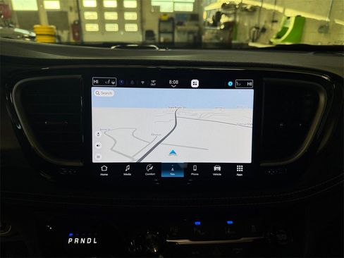 Used 2025 Chrysler Pacifica Select w/ Uconnect Theater Family Group image 19