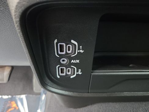 Used 2025 RAM 2500 Big Horn AWD/4WD image 27
