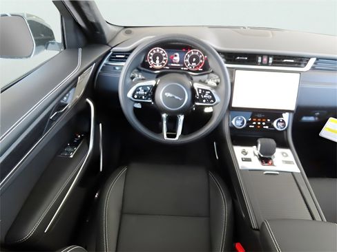 Used 2025 Jaguar F-PACE R-Dynamic S image 24